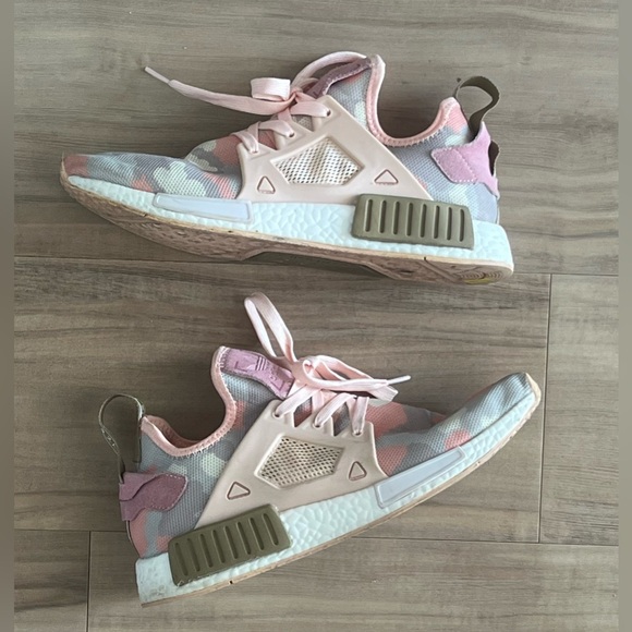 Adidas NMD XR1 pink Camo sneakers in a 8 - Picture 2 of 6
